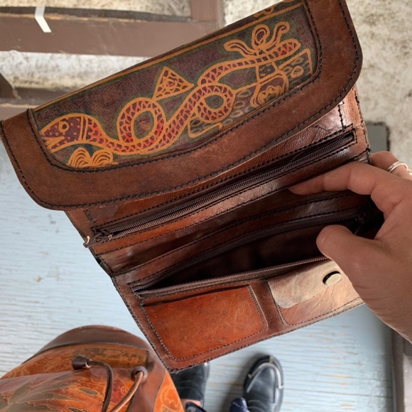 Vintage hand painted leather wallet - Picture 3 of 4